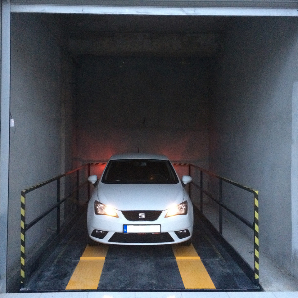 Scissor Vehicle Platform
