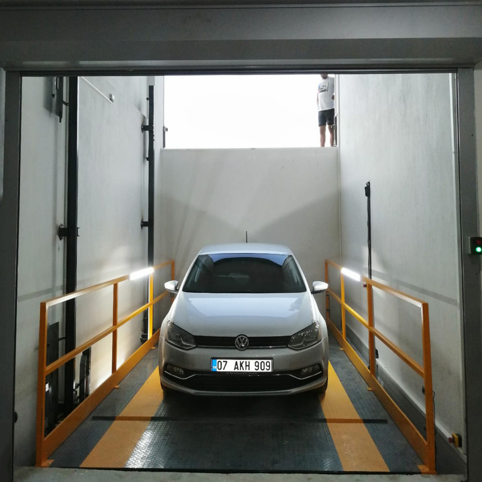 Scissor Vehicle Platform